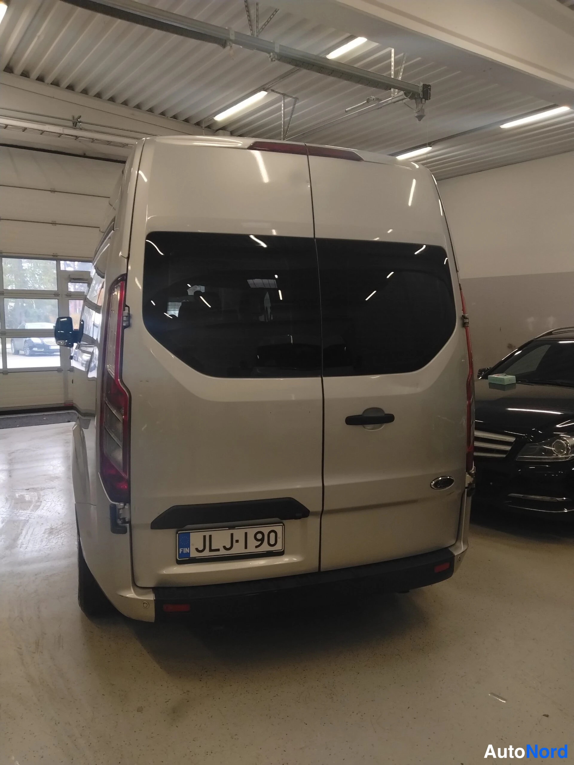 Hopea Ford Transit Custom 2019, takaa, kuva 7