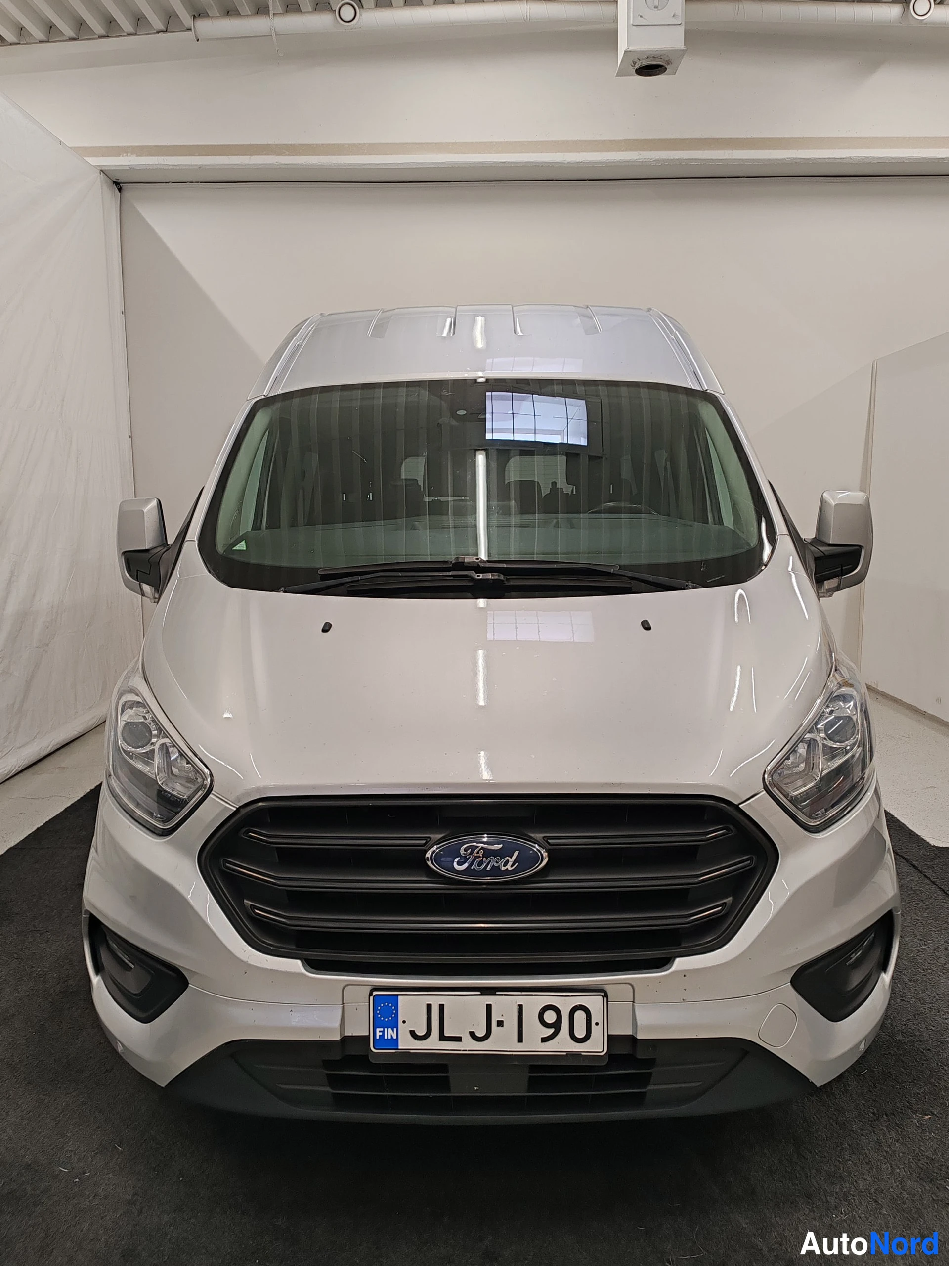 Hopea Ford Transit Custom 2019, edestä, kuva 10