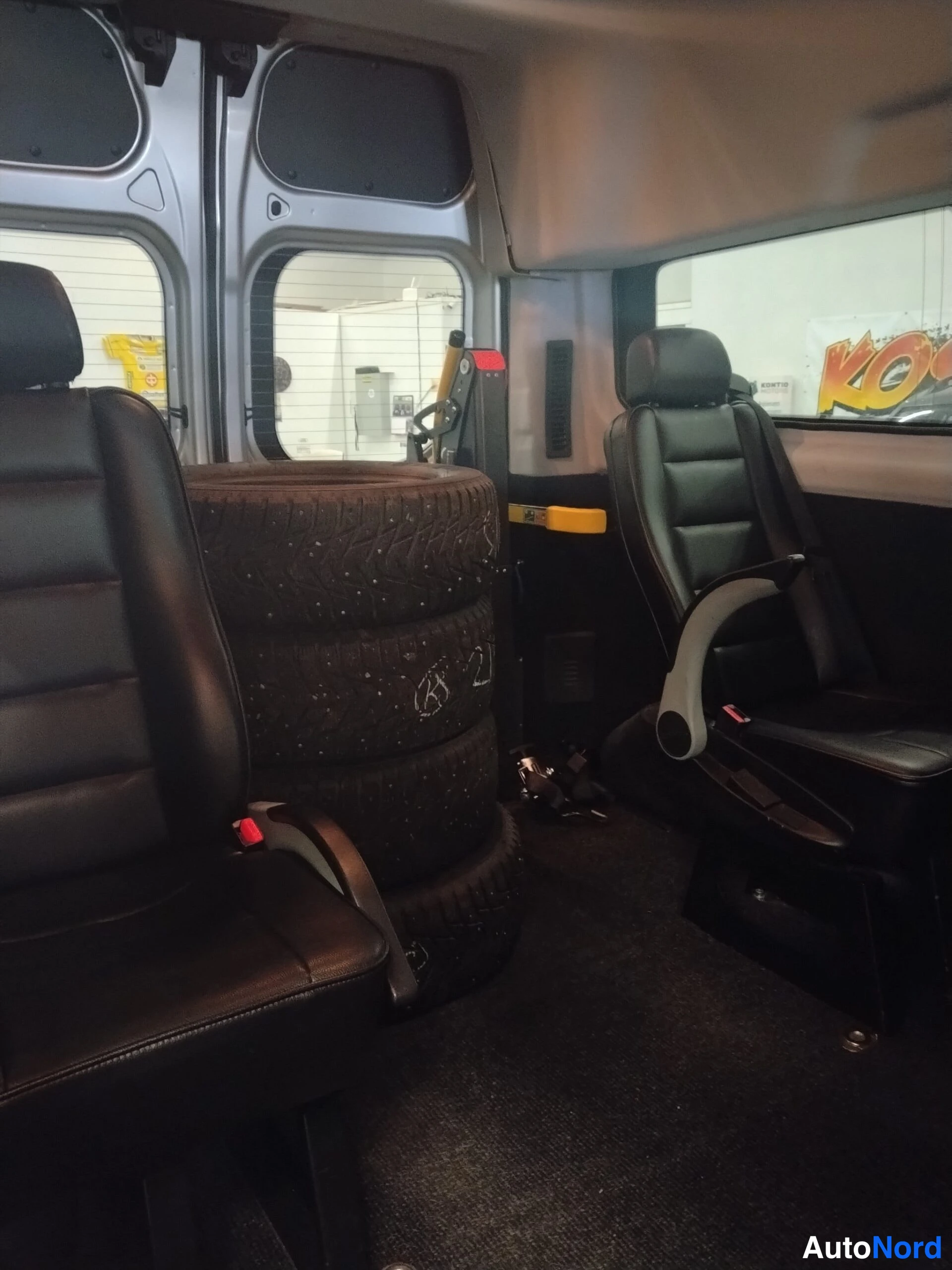 Hopea Ford Transit Custom 2019, takaistuimet, kuva 14