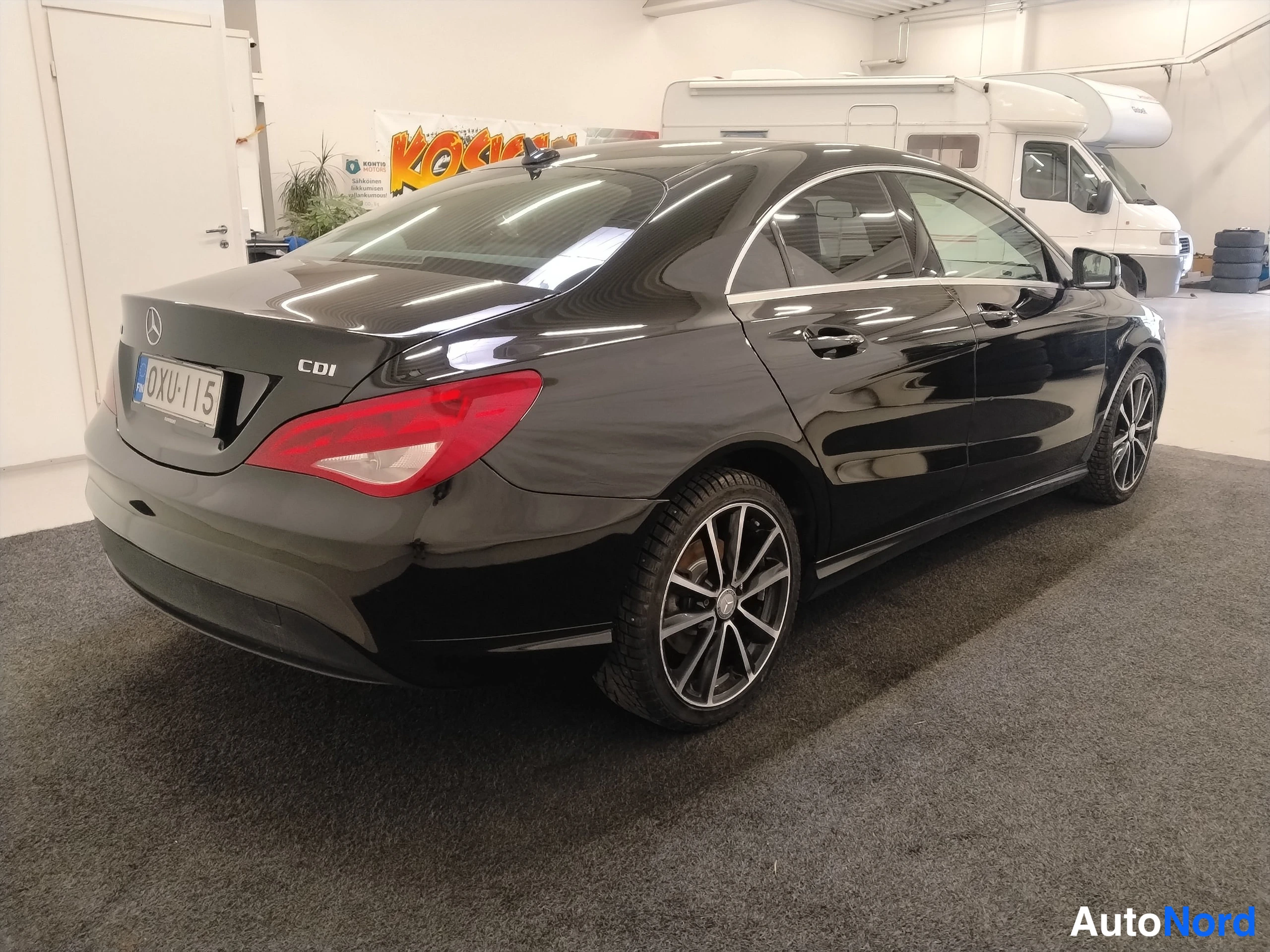 Musta Mercedes-Benz CLA 2014, takaviisto, kuva 12