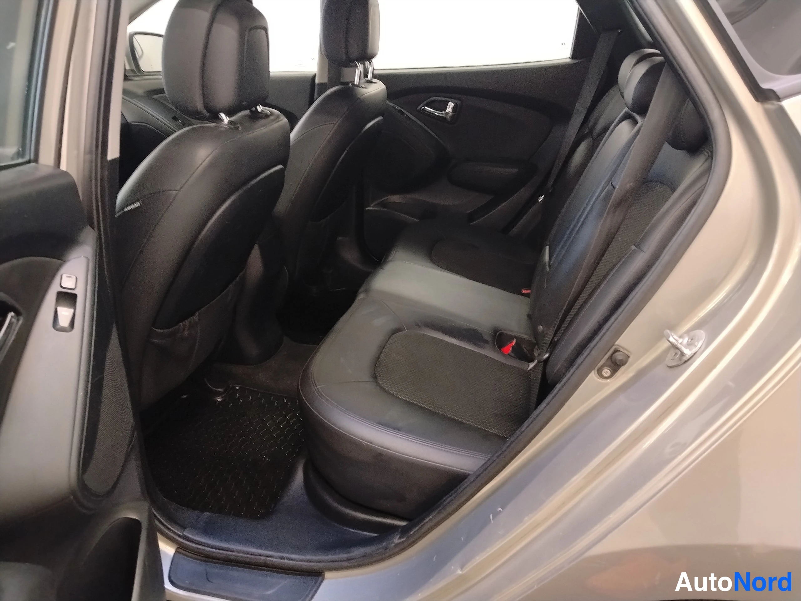 Hopea Hyundai ix35 2010, takaistuimet, kuva 24