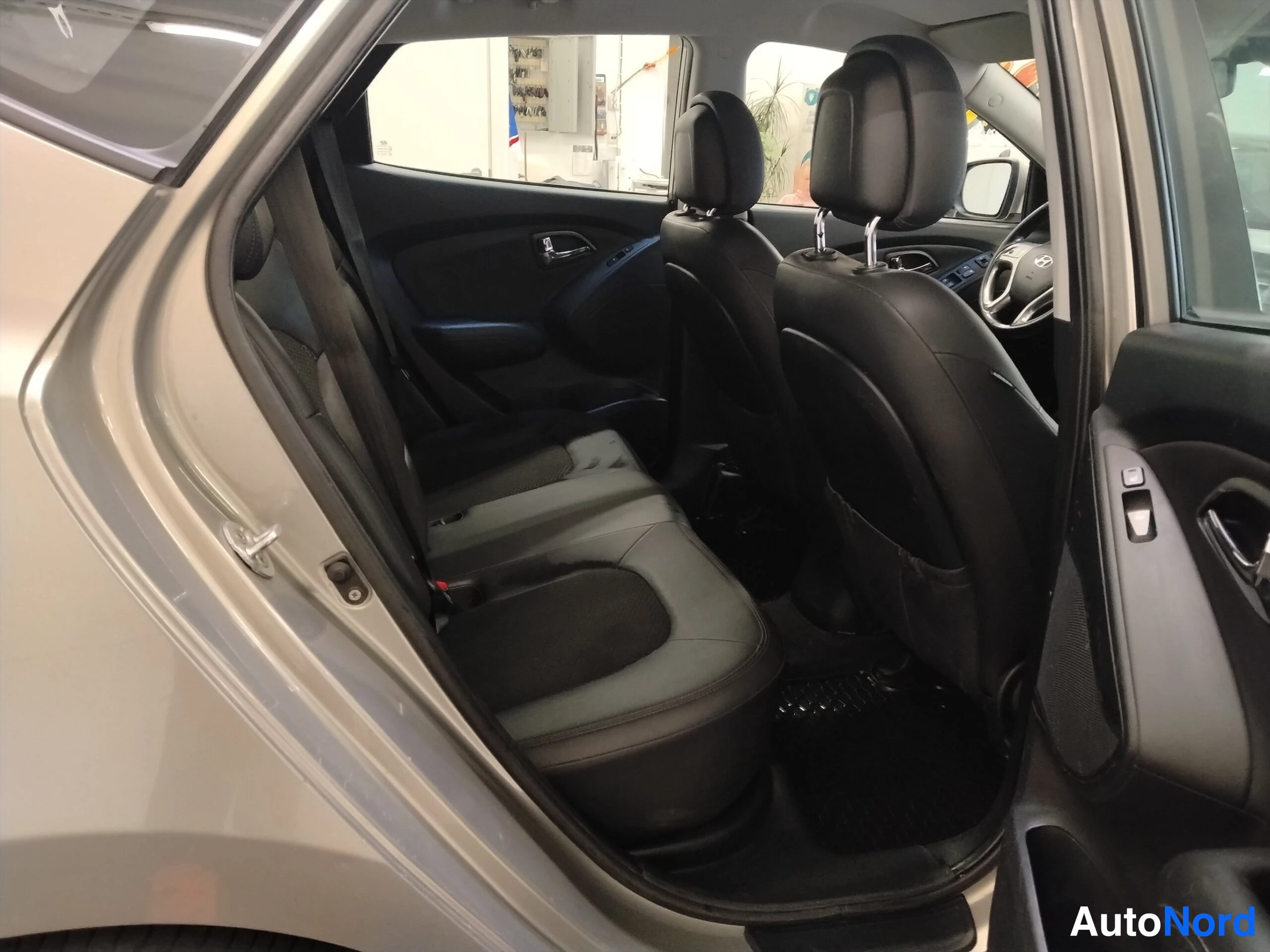 Hopea Hyundai ix35 2010, takaistuimet, kuva 21