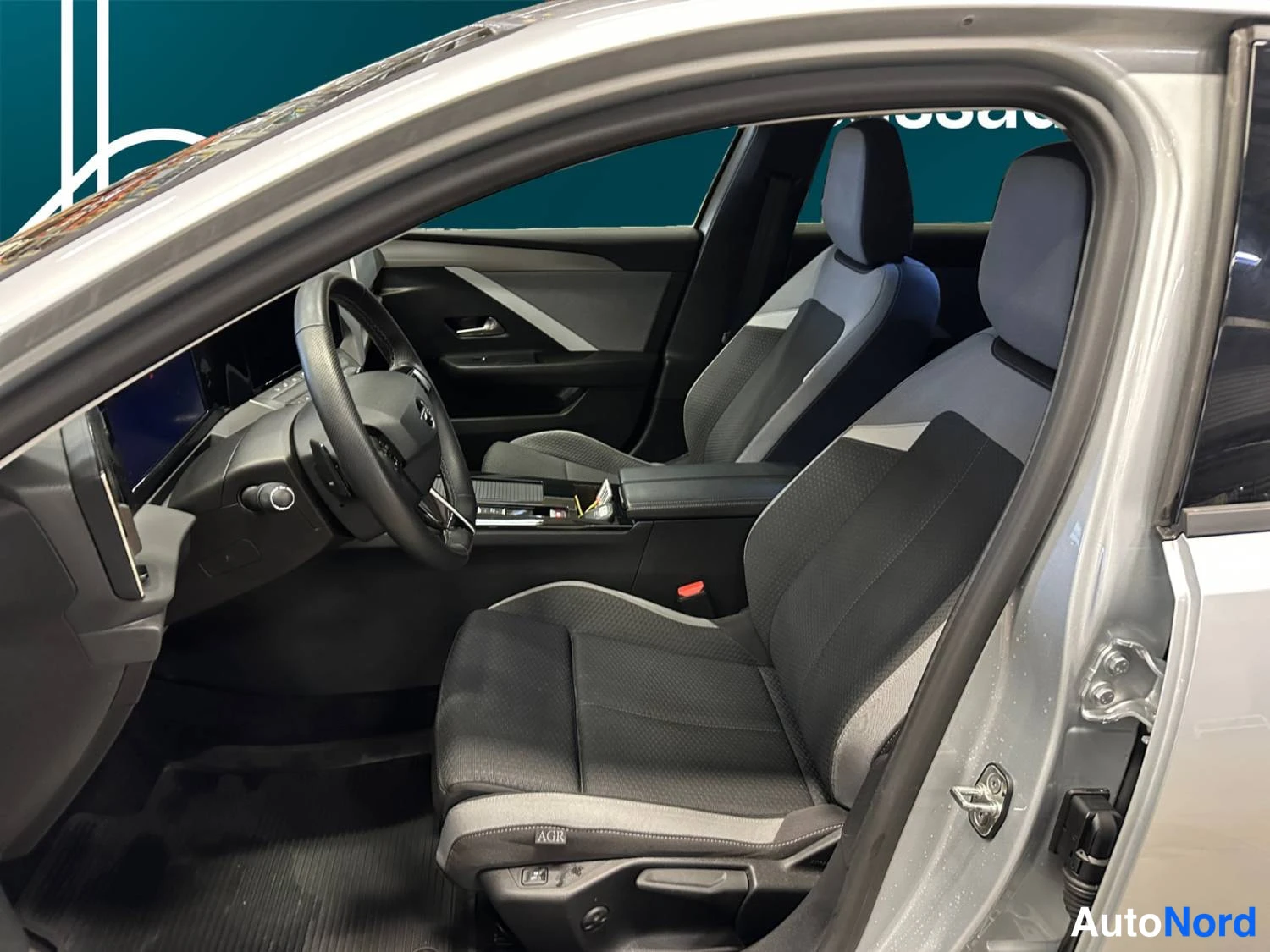 Hopea Opel Astra Sports Tourer 2024, etuistuimet, kuva 12
