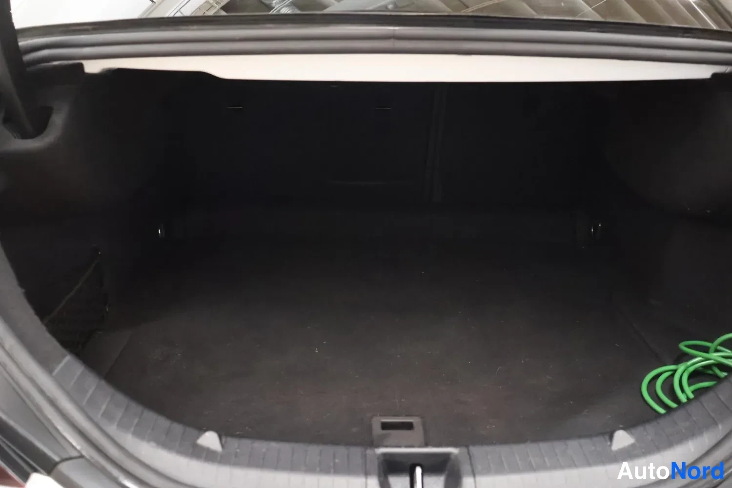 Valkoinen Mercedes-Benz CLA 180 2018, tavaratila, kuva 12