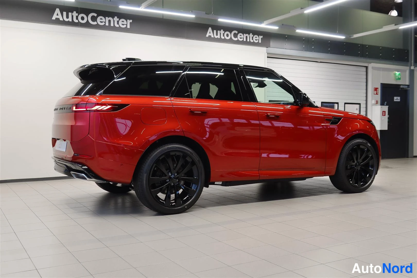 Oranssi Land Rover Range Rover Sport 2026, takaviisto, kuva 8
