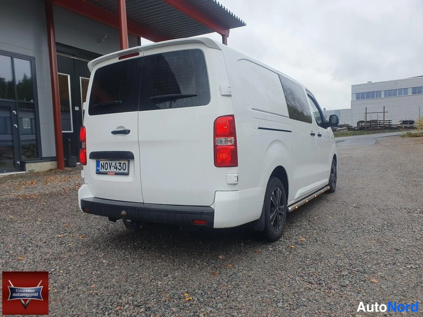 Valkoinen Toyota Proace 2021, takaviisto, kuva 3