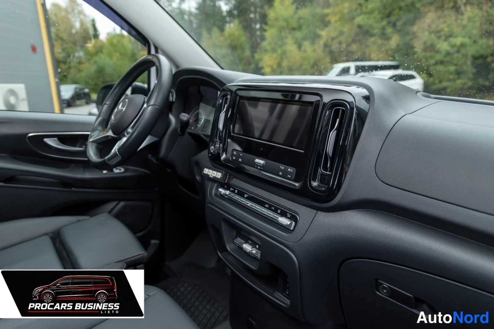 Valkoinen Mercedes-Benz Vito 119 CDI 2025, ohjaamo, kuva 9