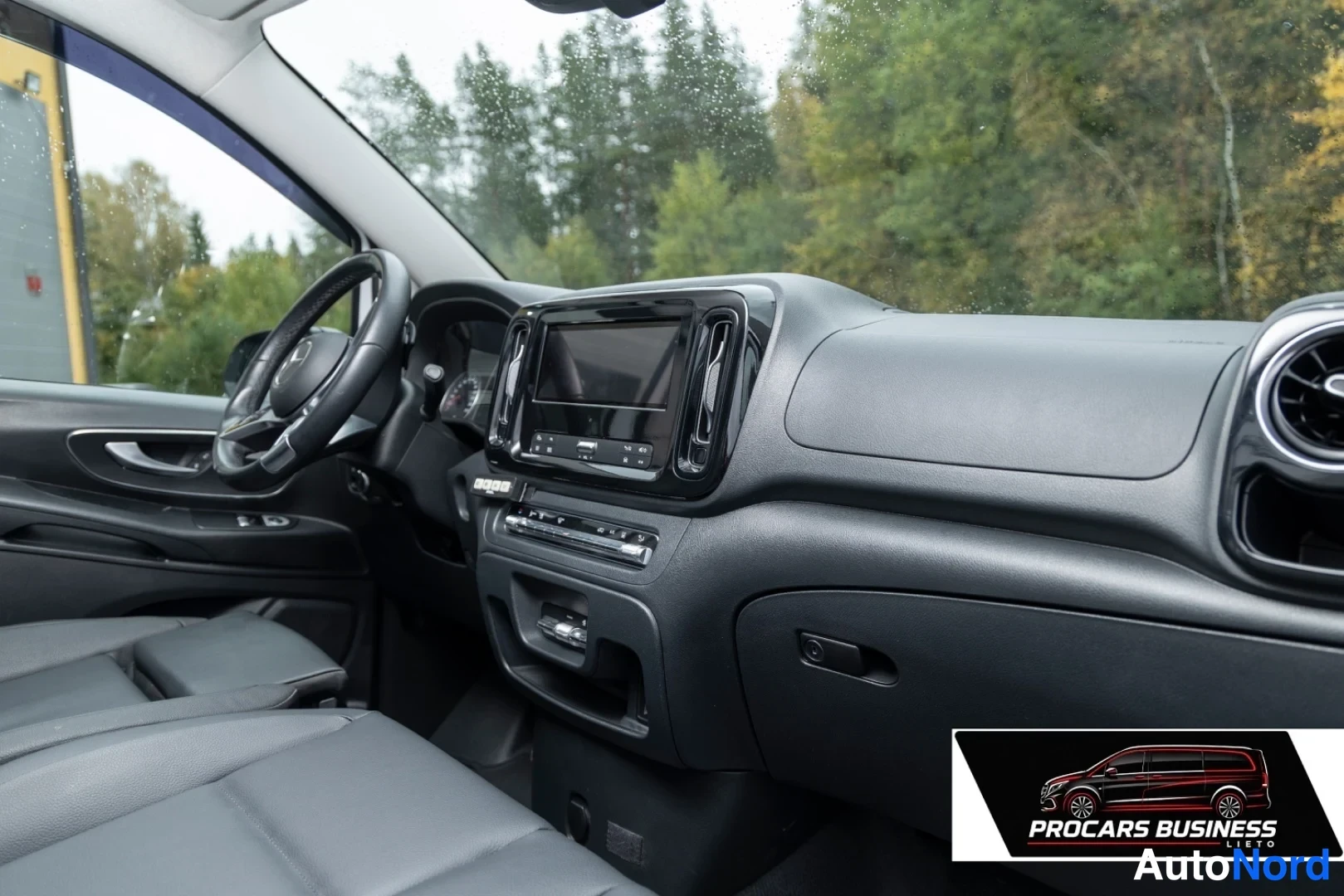 Valkoinen Mercedes-Benz Vito 119 CDI 2025, ohjaamo, kuva 10