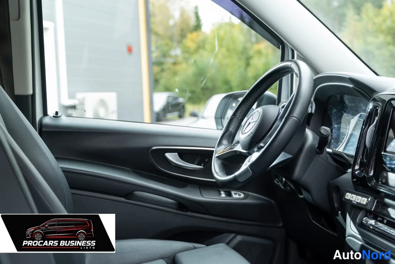 Valkoinen Mercedes-Benz Vito 119 CDI 2025, ohjaamo, kuva 11
