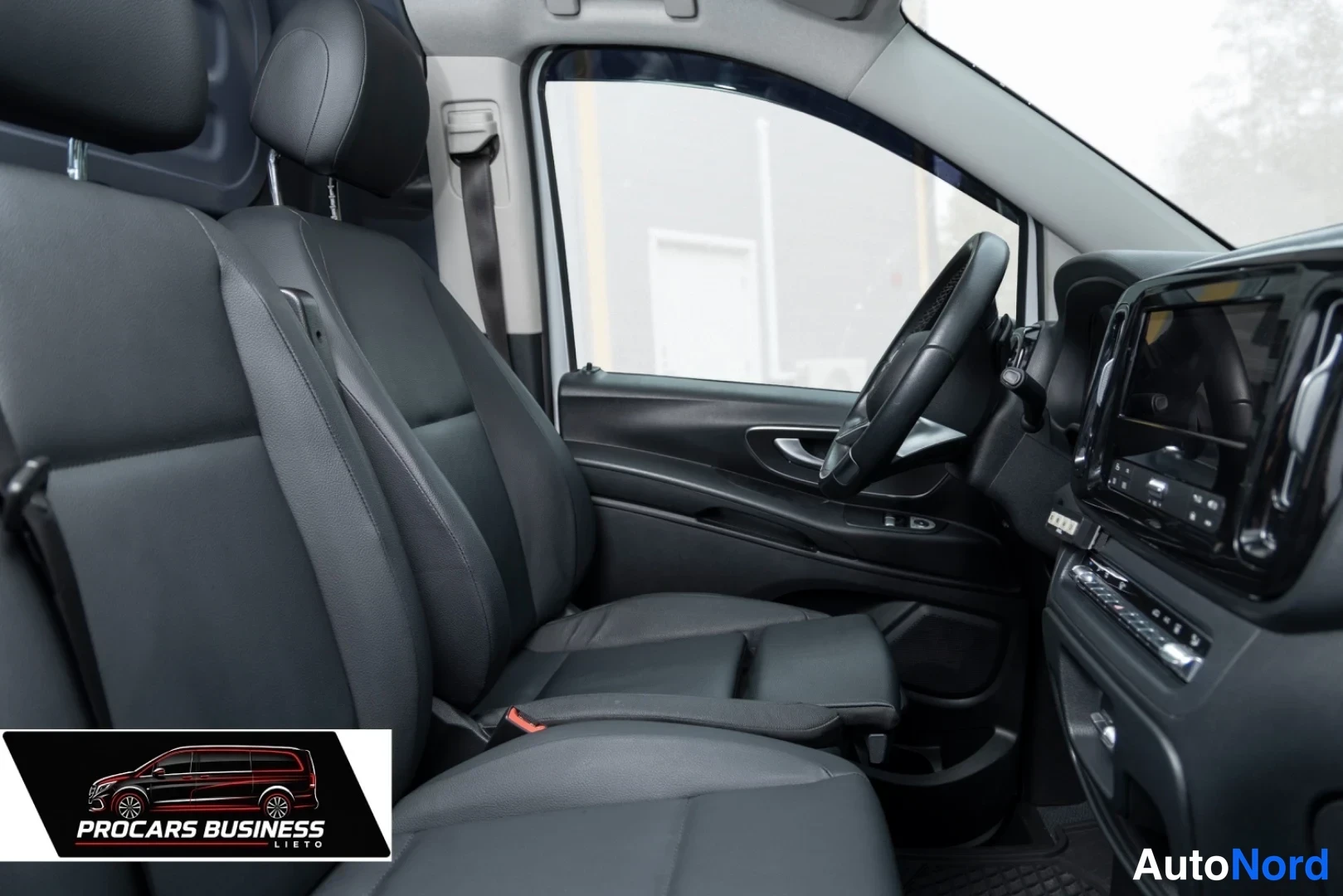 Valkoinen Mercedes-Benz Vito 119 CDI 2025, ohjaamo, kuva 12
