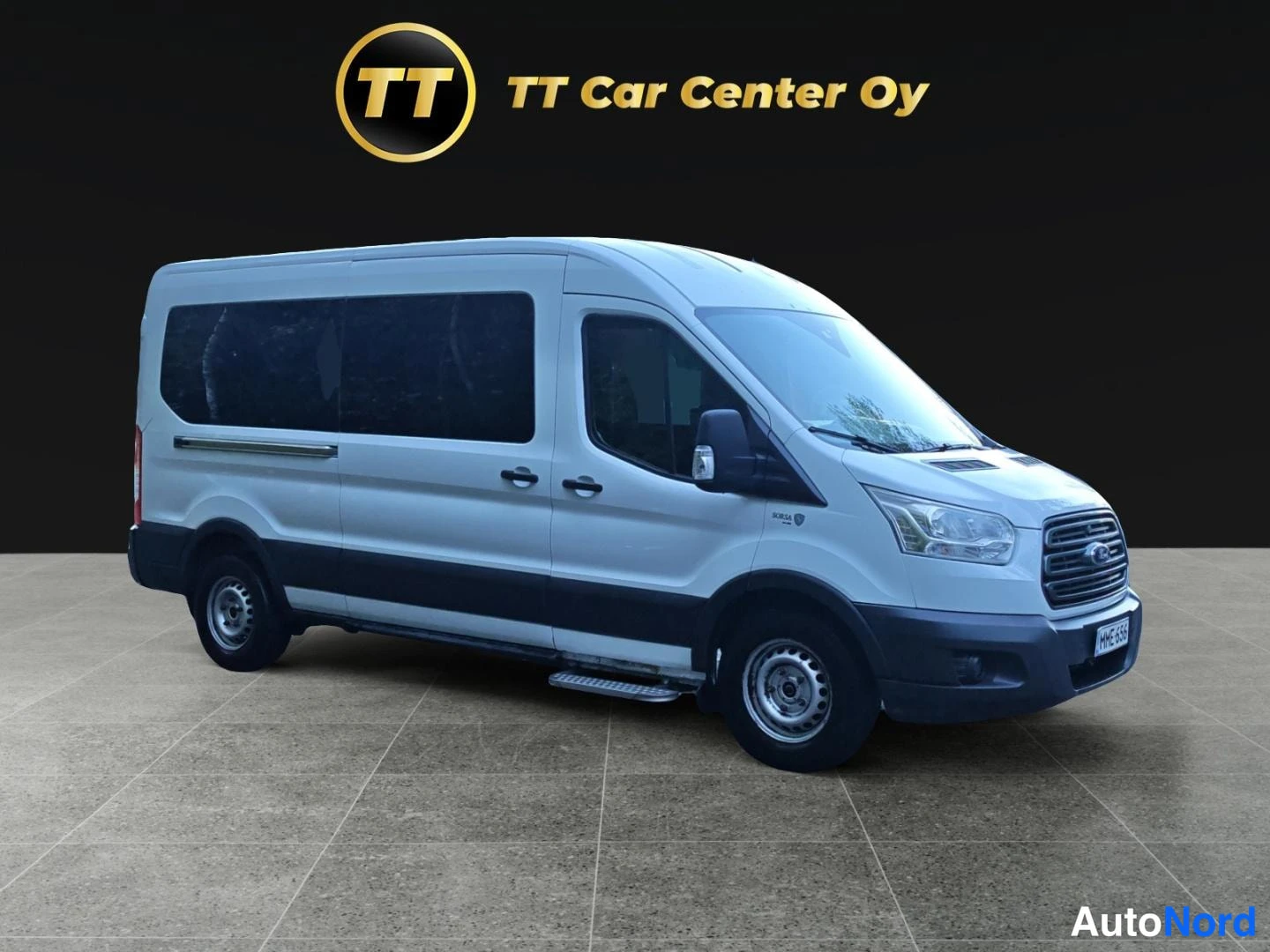 Valkoinen Ford Transit 2014, etuviisto, keula oikealle, kuva 2