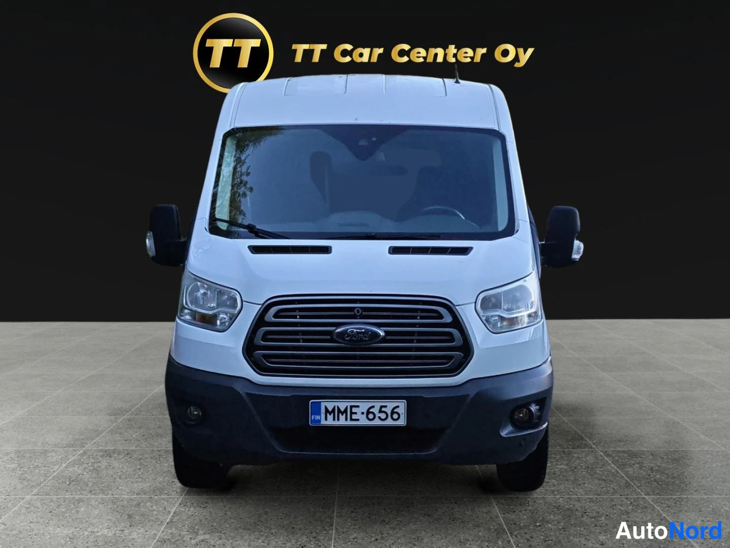 Valkoinen Ford Transit 2014, edestä, kuva 4
