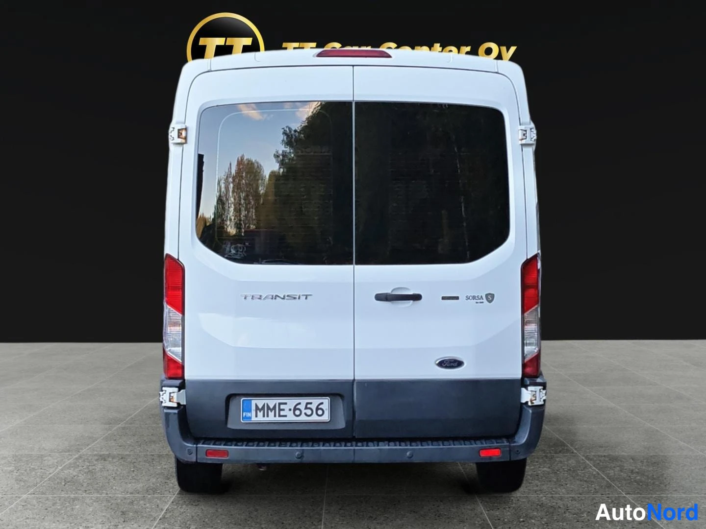 Valkoinen Ford Transit 2014, takaa, kuva 8