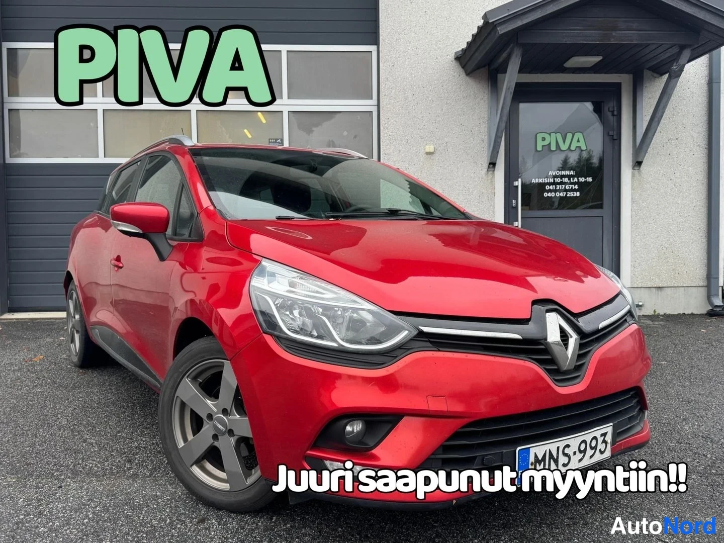 Punainen Renault Clio 2018, etuviisto, keula oikealle, kuva 3