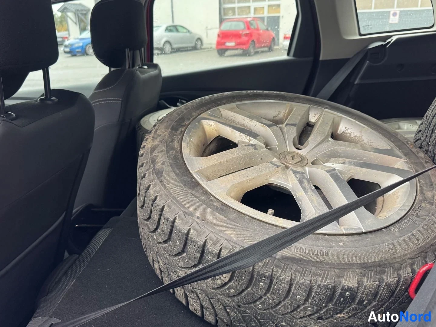 Punainen Renault Clio 2018, tavaratila, kuva 7