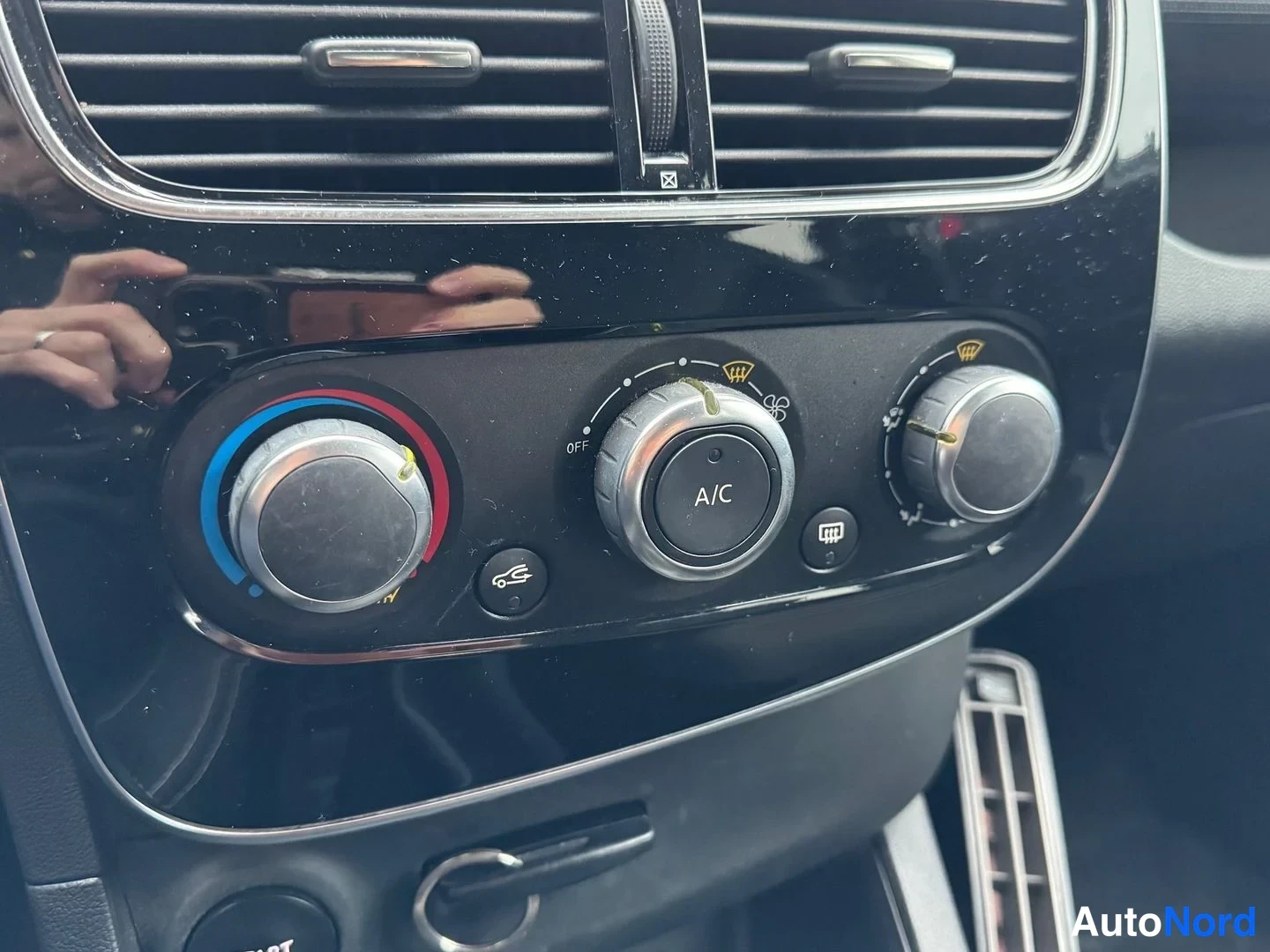 Punainen Renault Clio 2018, kuva 13