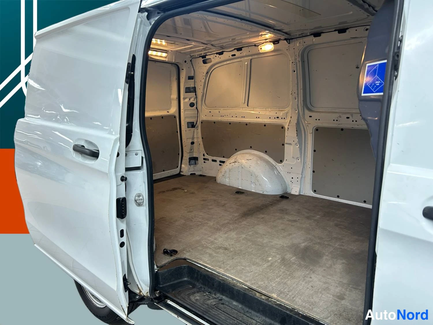 Valkoinen Mercedes-Benz Vito 109 CDI 2017, tavaratila, kuva 15