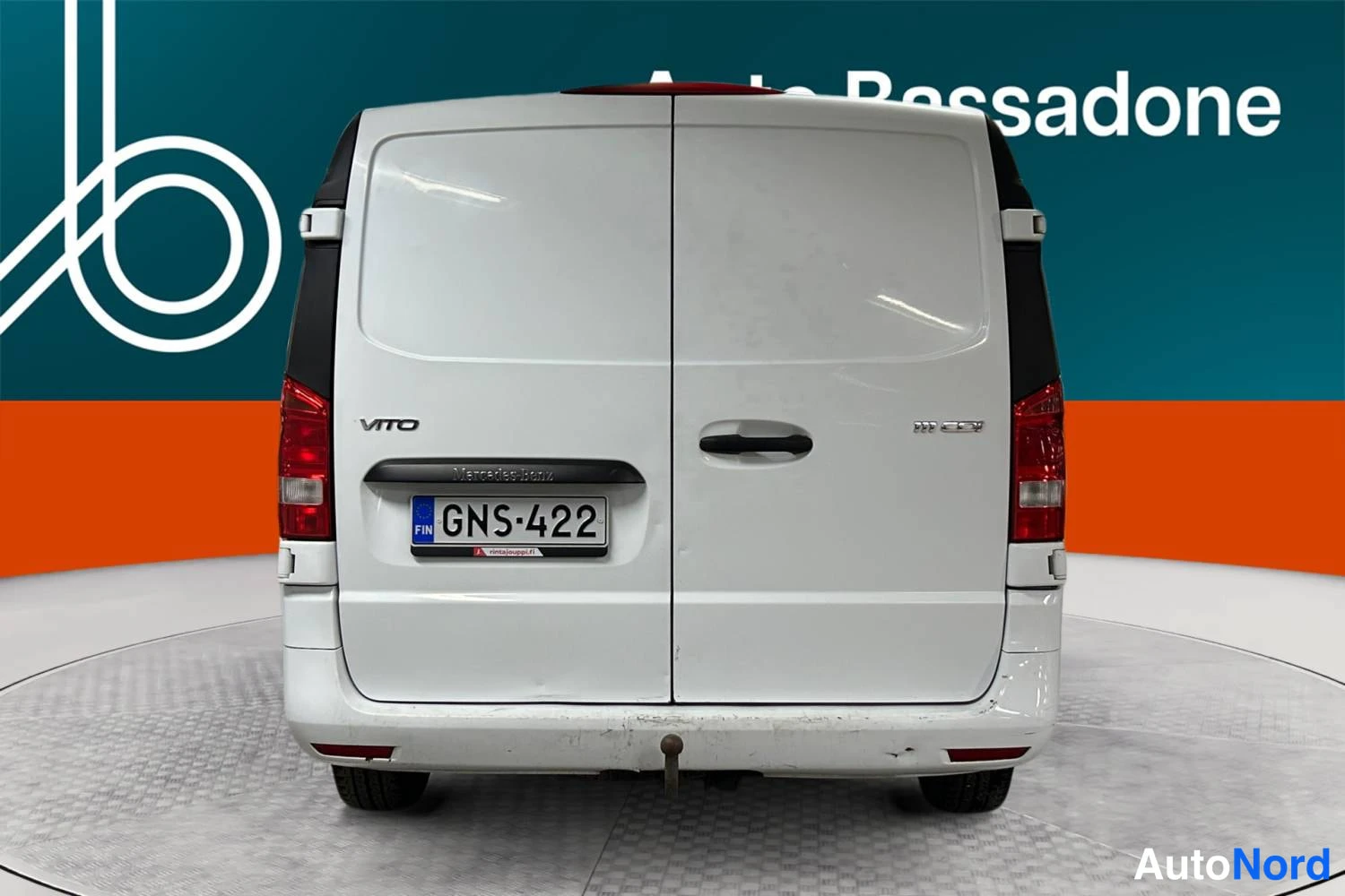 Valkoinen Mercedes-Benz Vito 109 CDI 2017, takaa, kuva 8