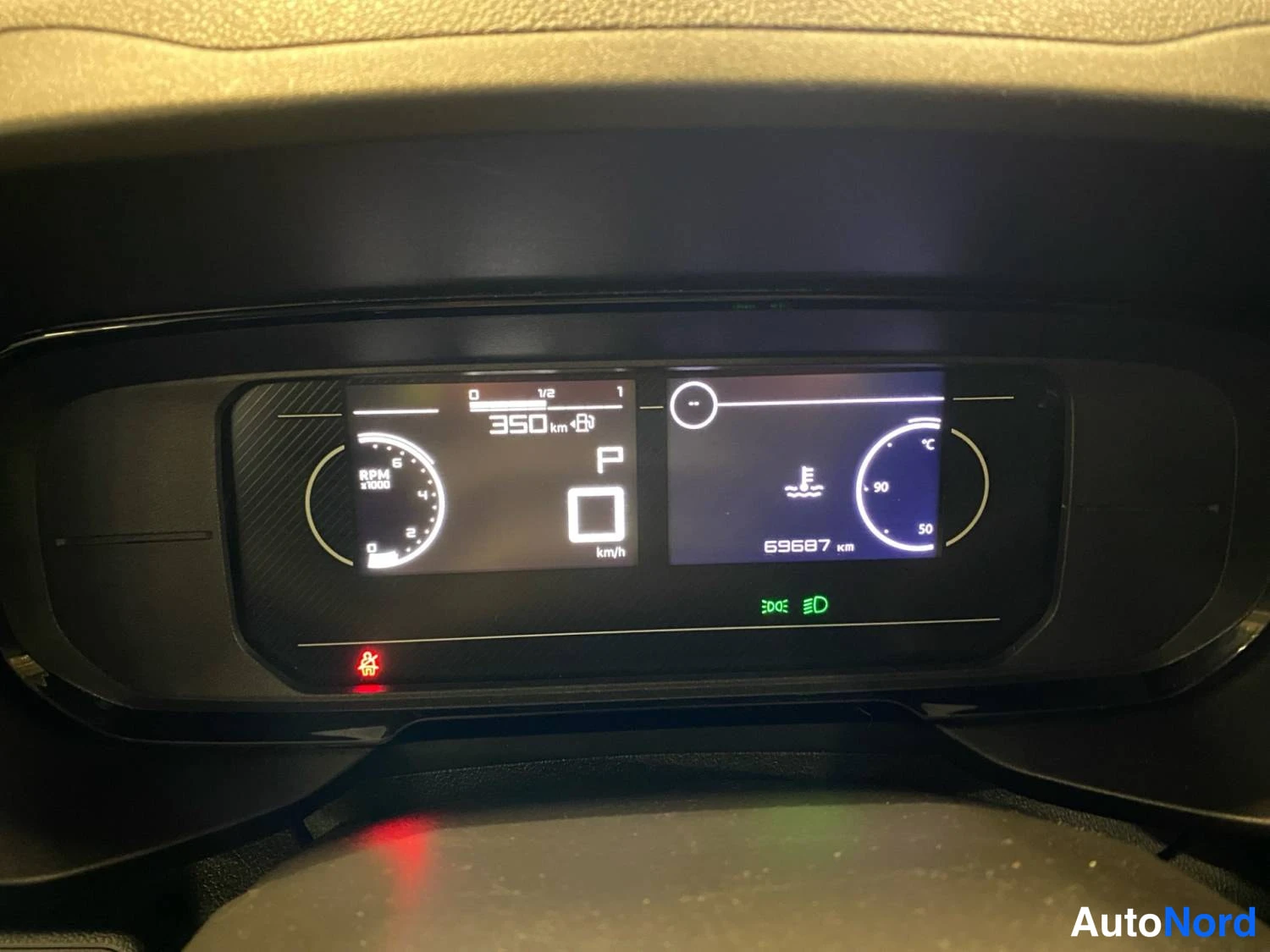 Valkoinen Citroen Berlingo 2025, yksityiskohta, kuva 18