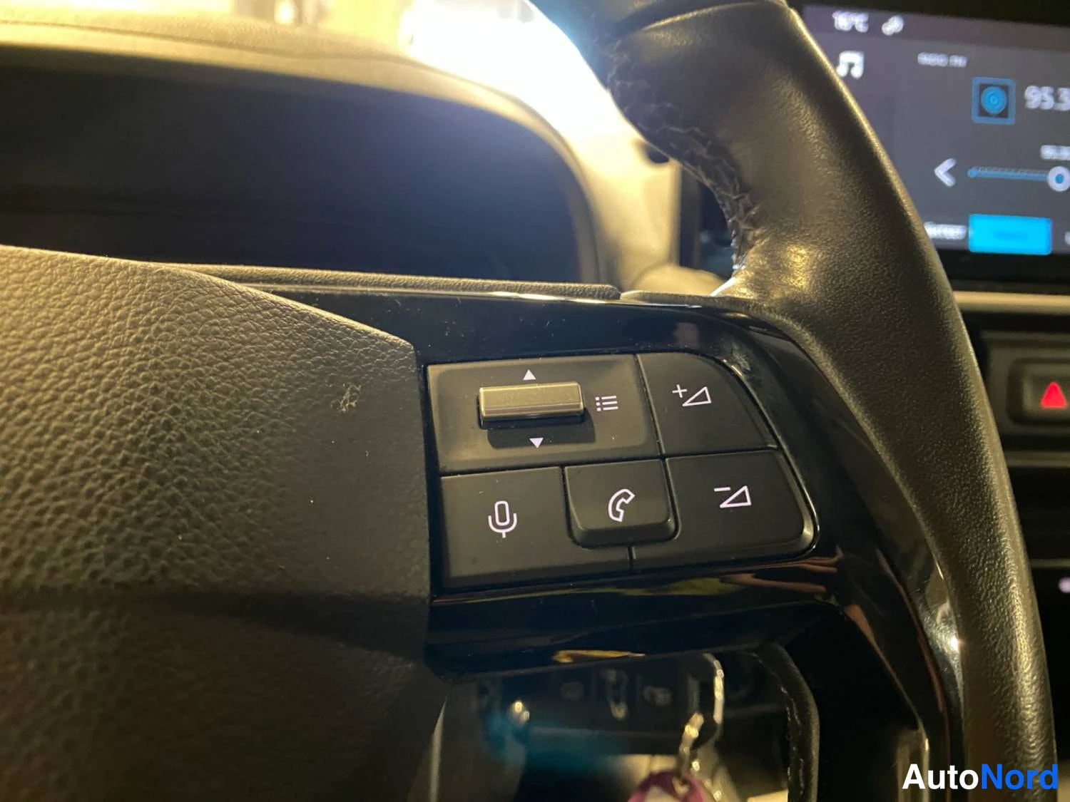 Valkoinen Citroen Berlingo 2025, yksityiskohta, kuva 19
