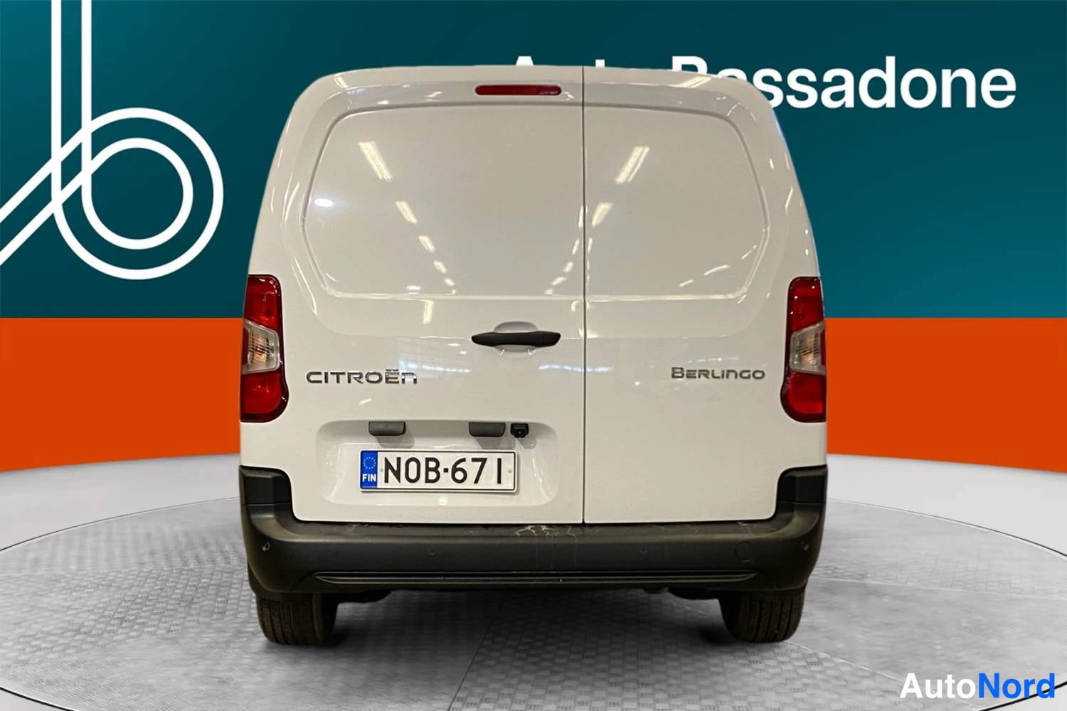 Valkoinen Citroen Berlingo 2025, takaa, kuva 8