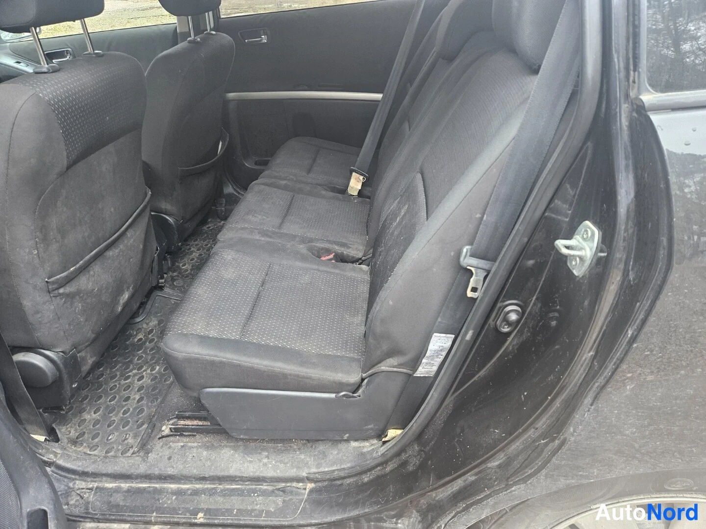 Musta Toyota Corolla Verso 2008, takaistuimet, kuva 6