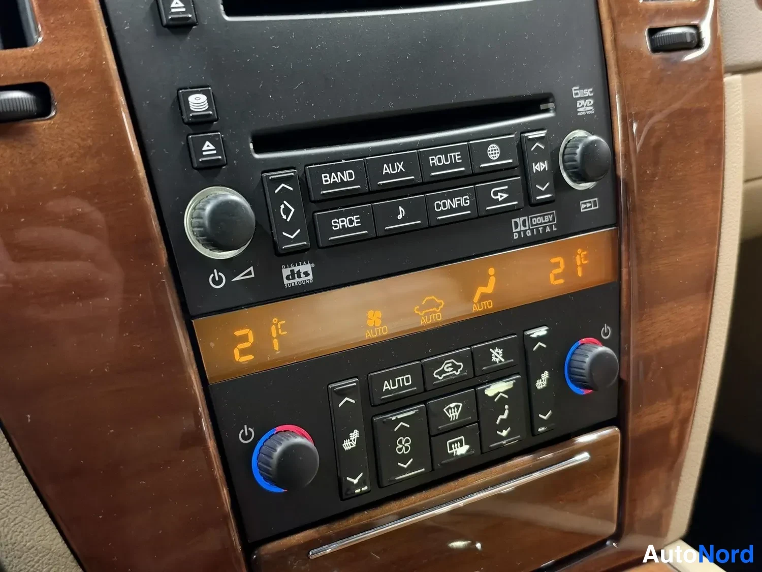 Black Cadillac STS 2005, detail, photo 14