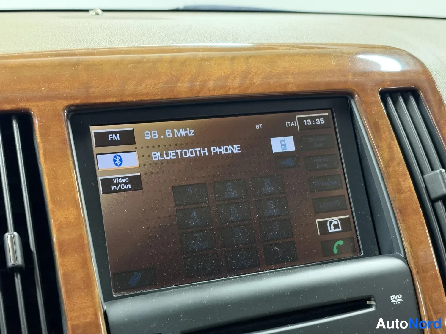 Black Cadillac STS 2005, detail, photo 17