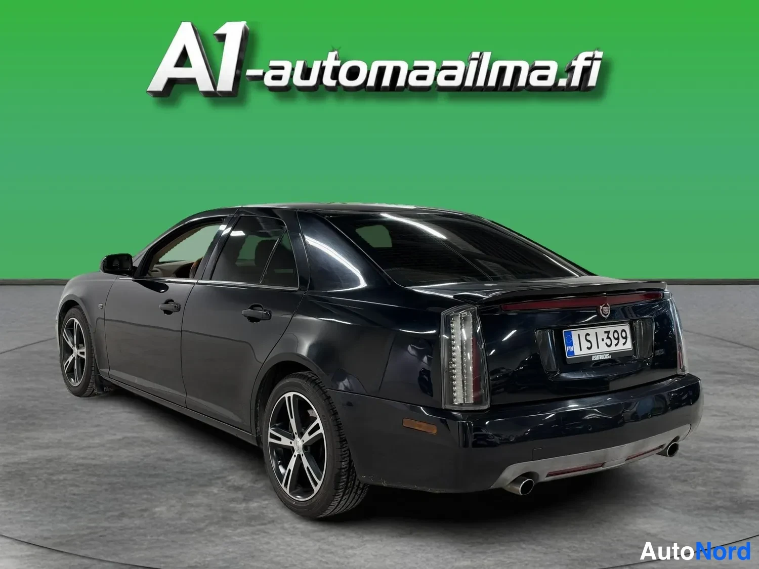 Black Cadillac STS 2005, rear three-quarter, photo 5