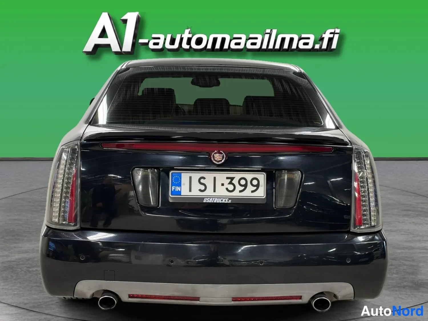 Black Cadillac STS 2005, rear, photo 6
