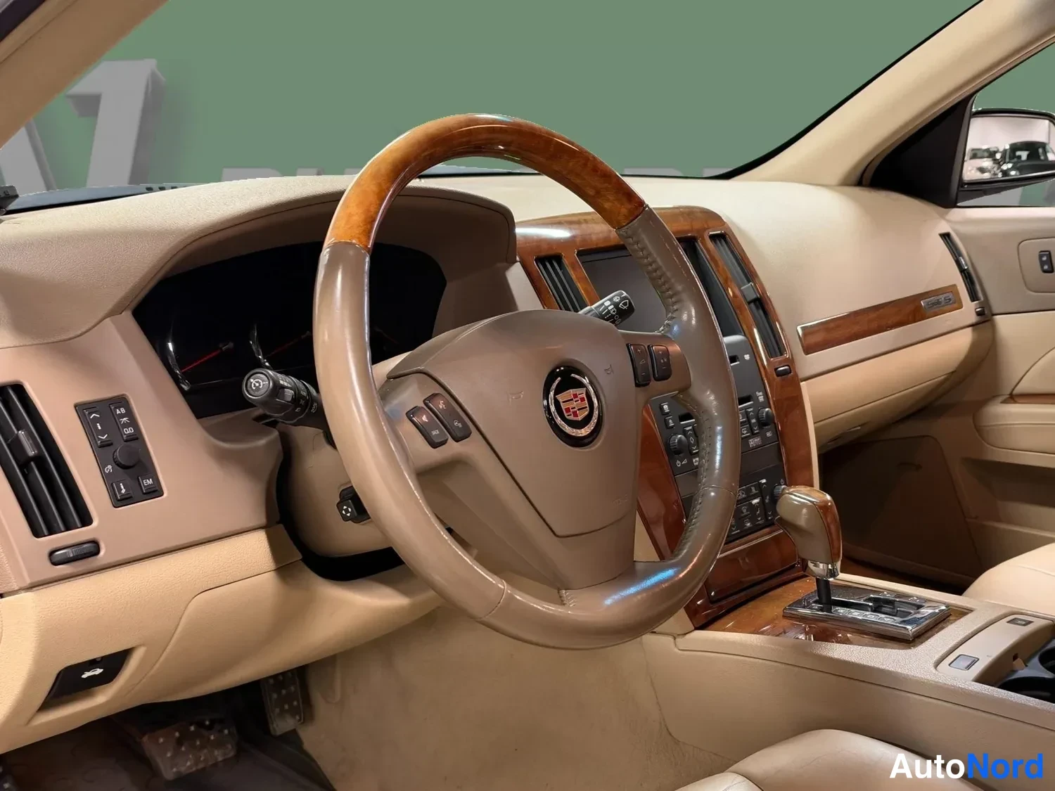 Black Cadillac STS 2005, cockpit, photo 7