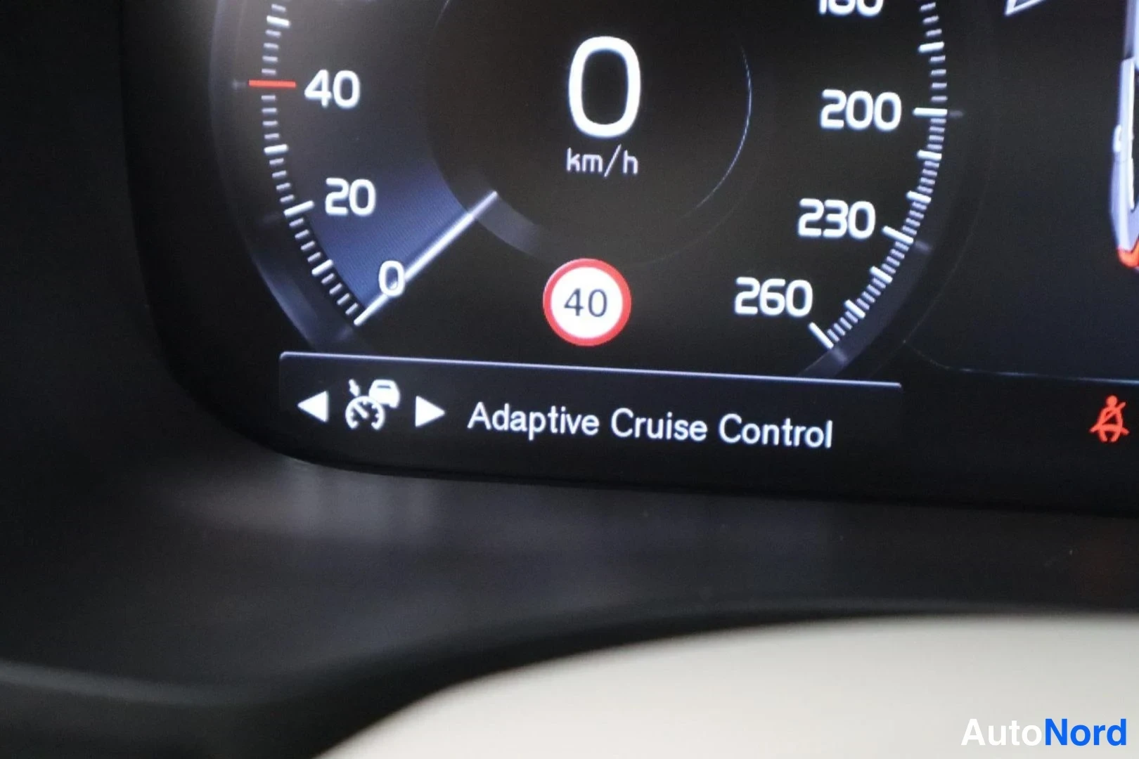 Valkoinen Volvo XC60 2020, yksityiskohta, kuva 31