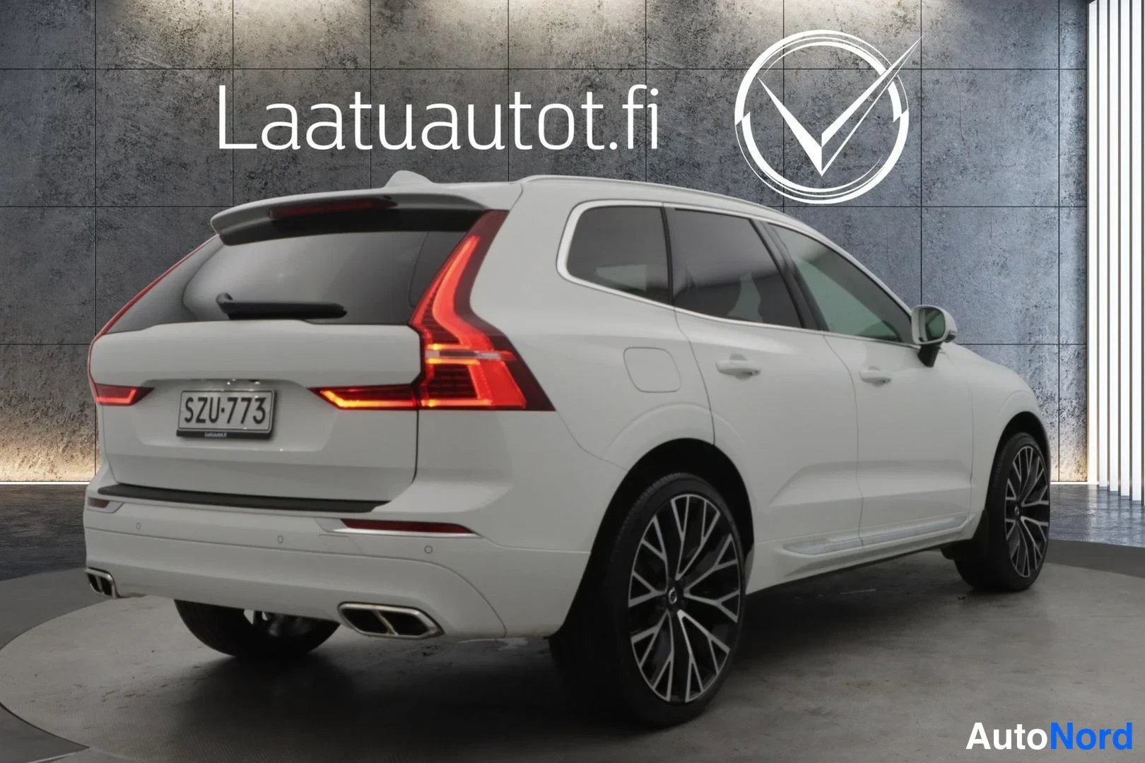 Valkoinen Volvo XC60 2020, takaviisto, kuva 6