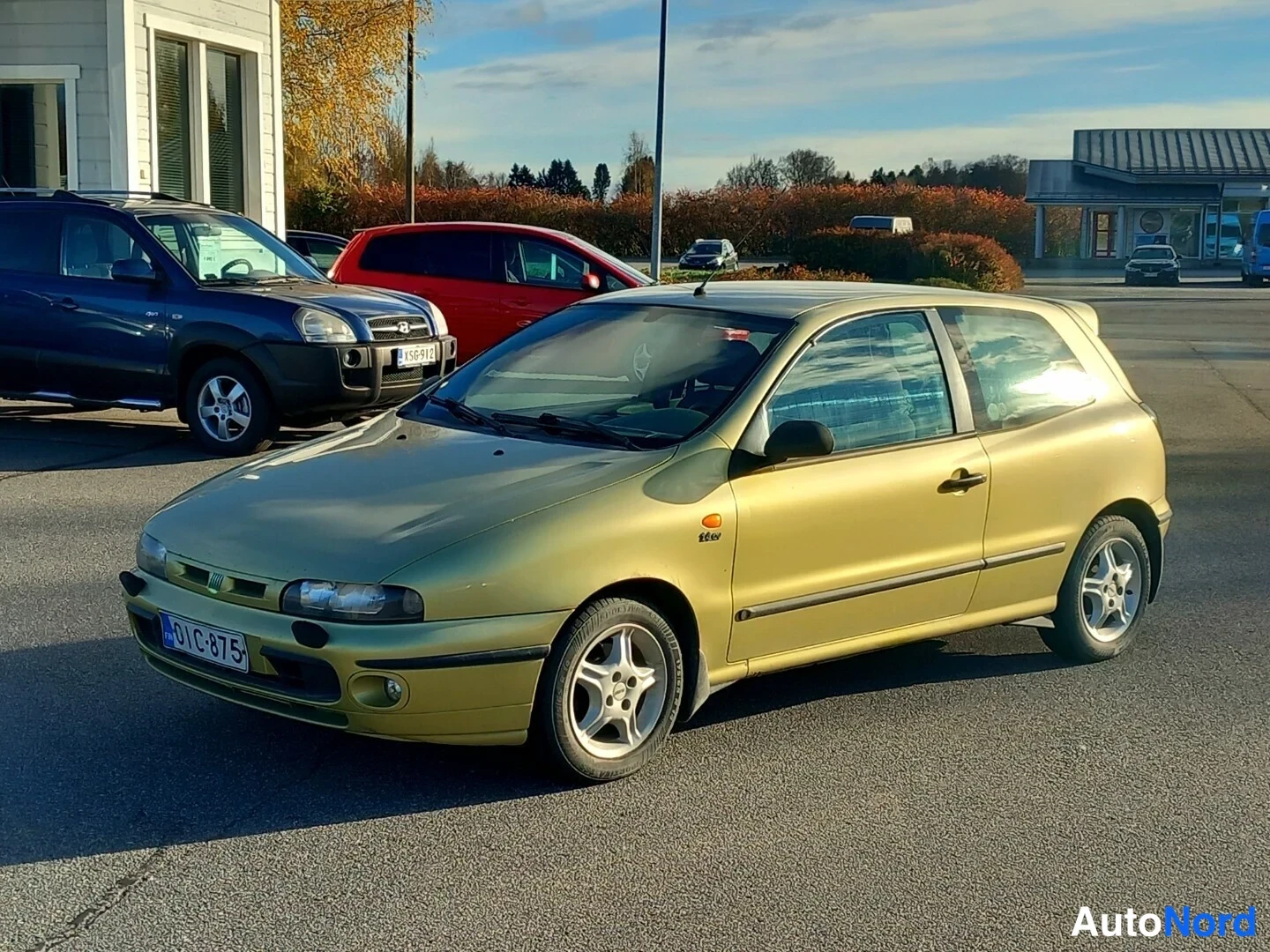 Vihreä Fiat Bravo 1998, etuviisto, keula vasemmalle, kuva 3