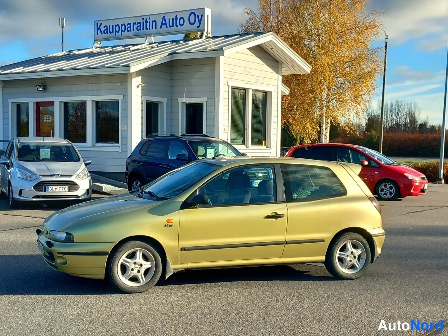 Vihreä Fiat Bravo 1998, etuviisto, keula vasemmalle, kuva 5