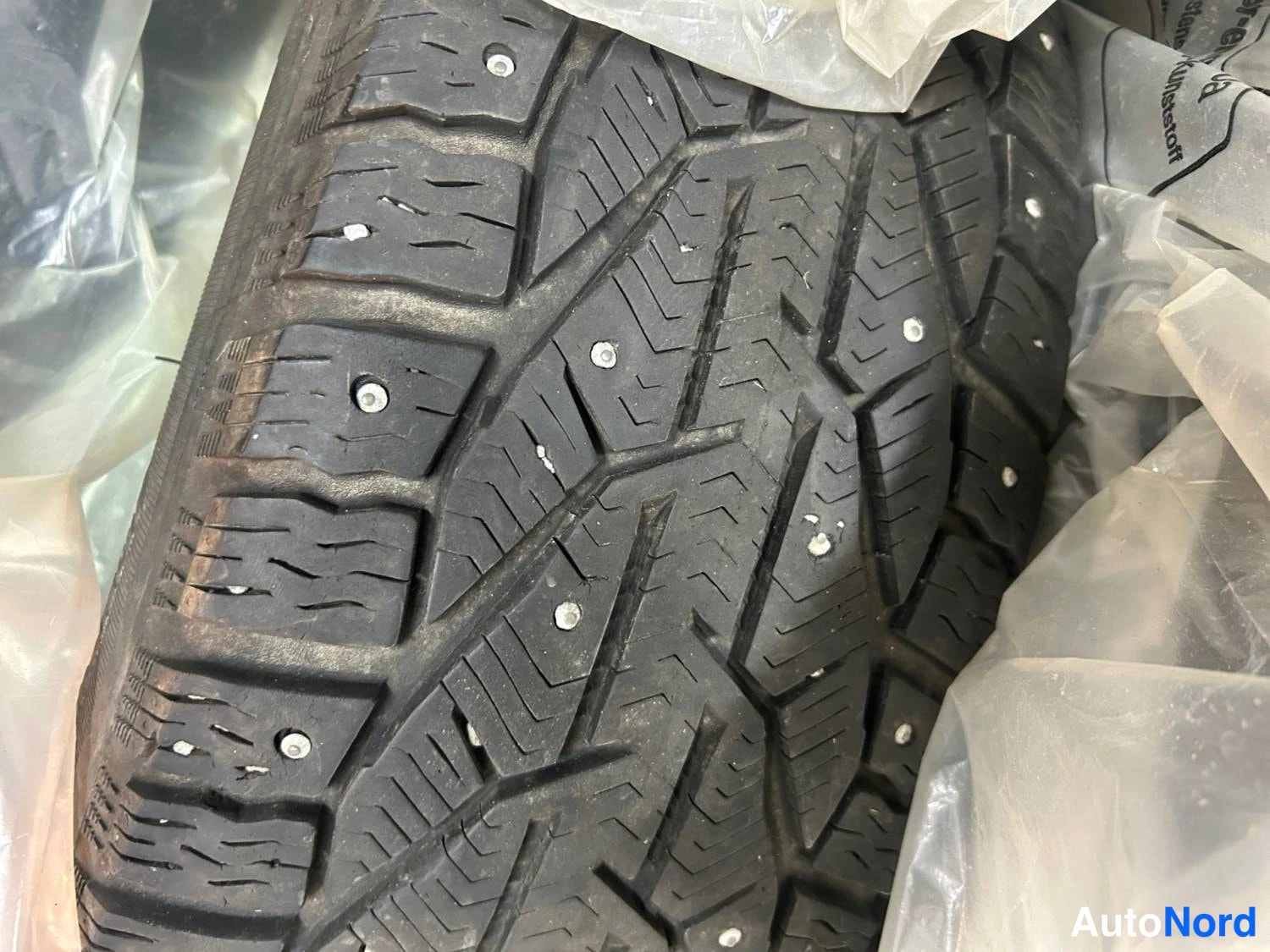 Valkoinen Volkswagen Touran 2019, yksityiskohta, kuva 18