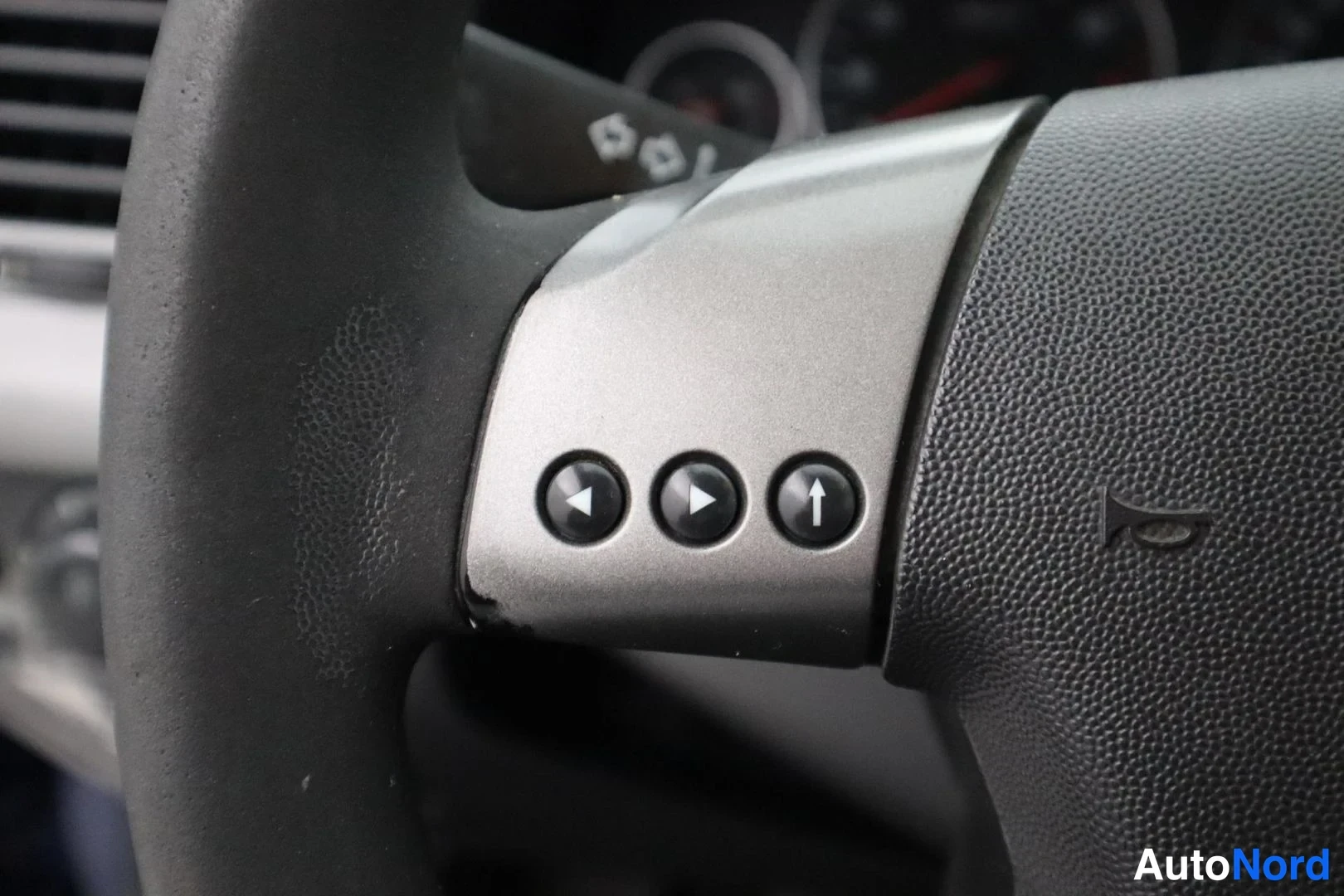 Sininen Opel Vectra 2003, yksityiskohta, kuva 19