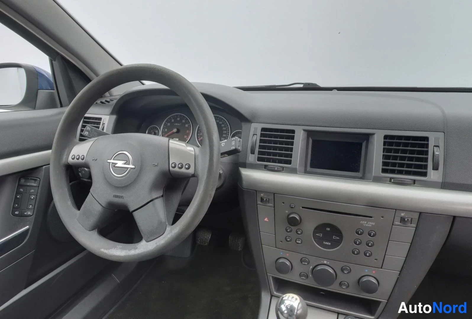 Sininen Opel Vectra 2003, ohjaamo, kuva 8