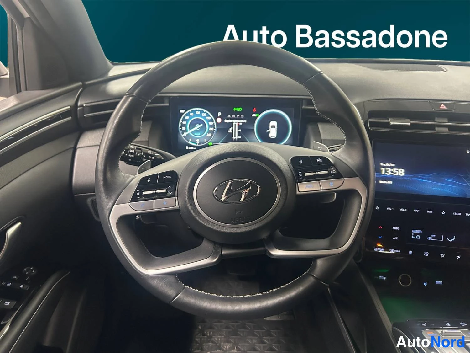Valkoinen Hyundai Tucson 2024, yksityiskohta, kuva 15