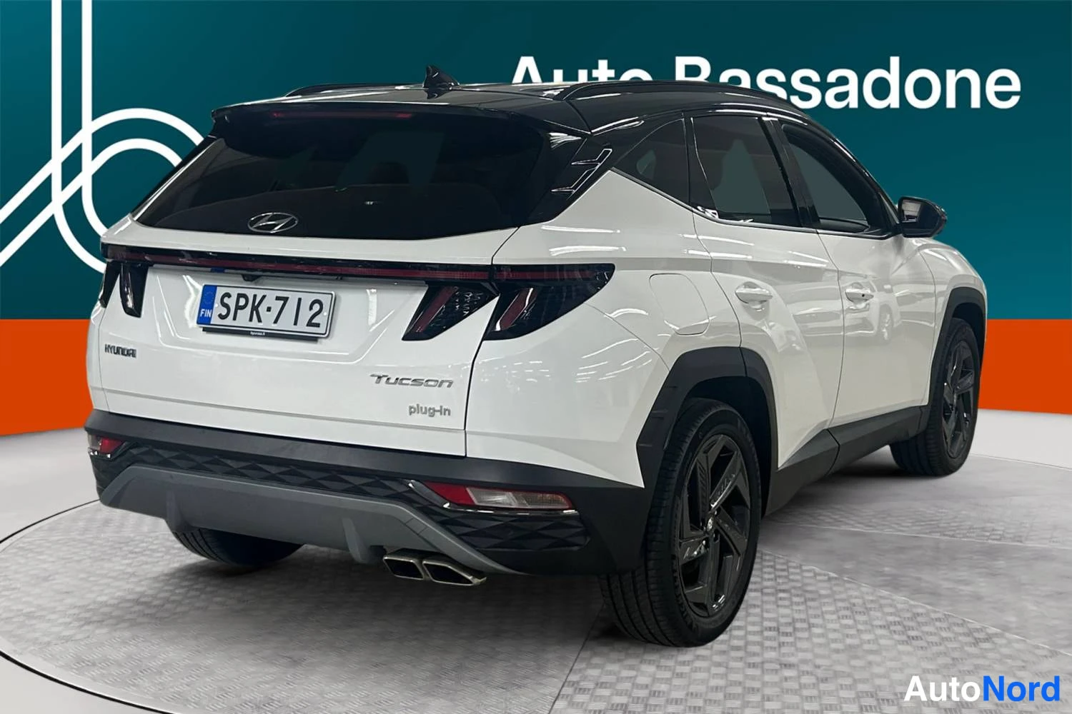 Valkoinen Hyundai Tucson 2024, takaviisto, kuva 6