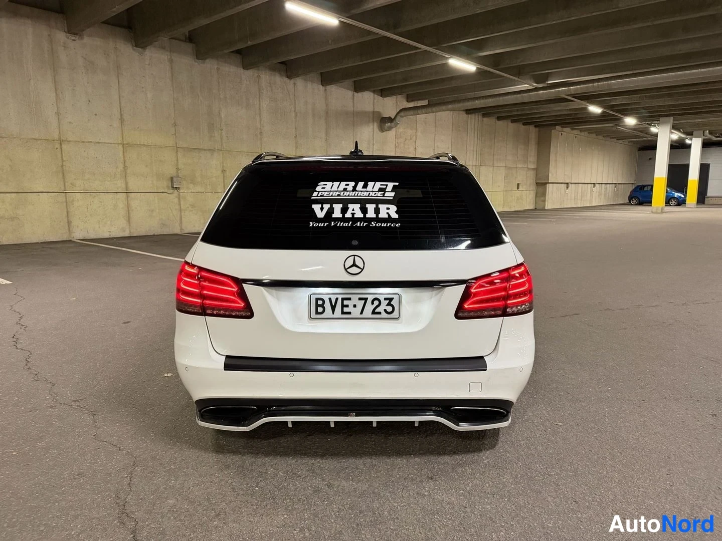 Valkoinen Mercedes-Benz E 200 CDI 2014, takaa, kuva 10
