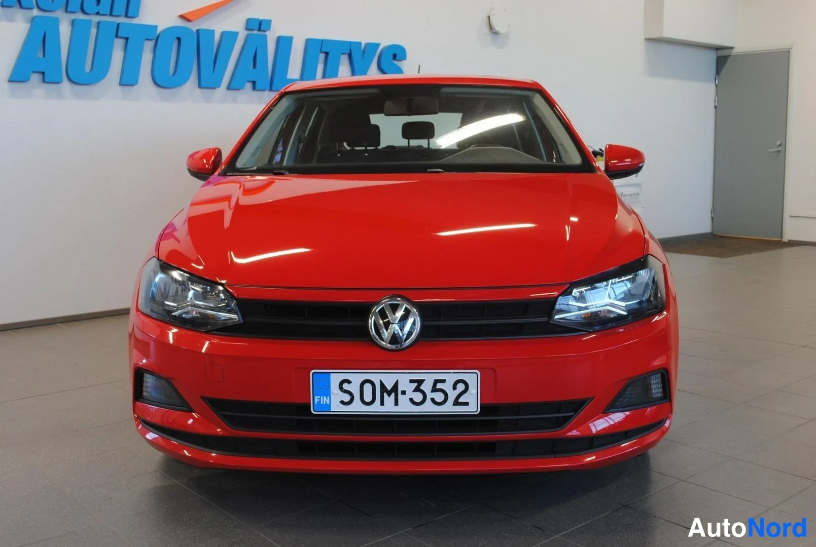 Punainen Volkswagen Polo 2020, edestä, kuva 3