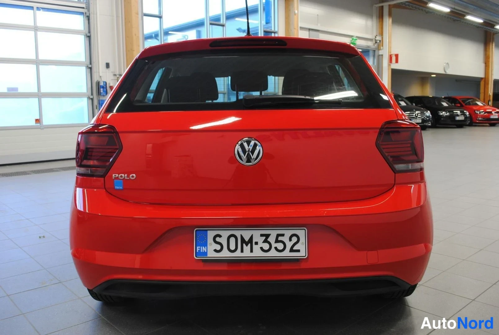 Punainen Volkswagen Polo 2020, takaa, kuva 4