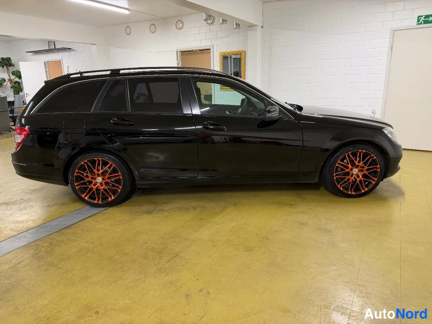Musta Mercedes-Benz C 200 CDI 2009, takaviisto, kuva 5