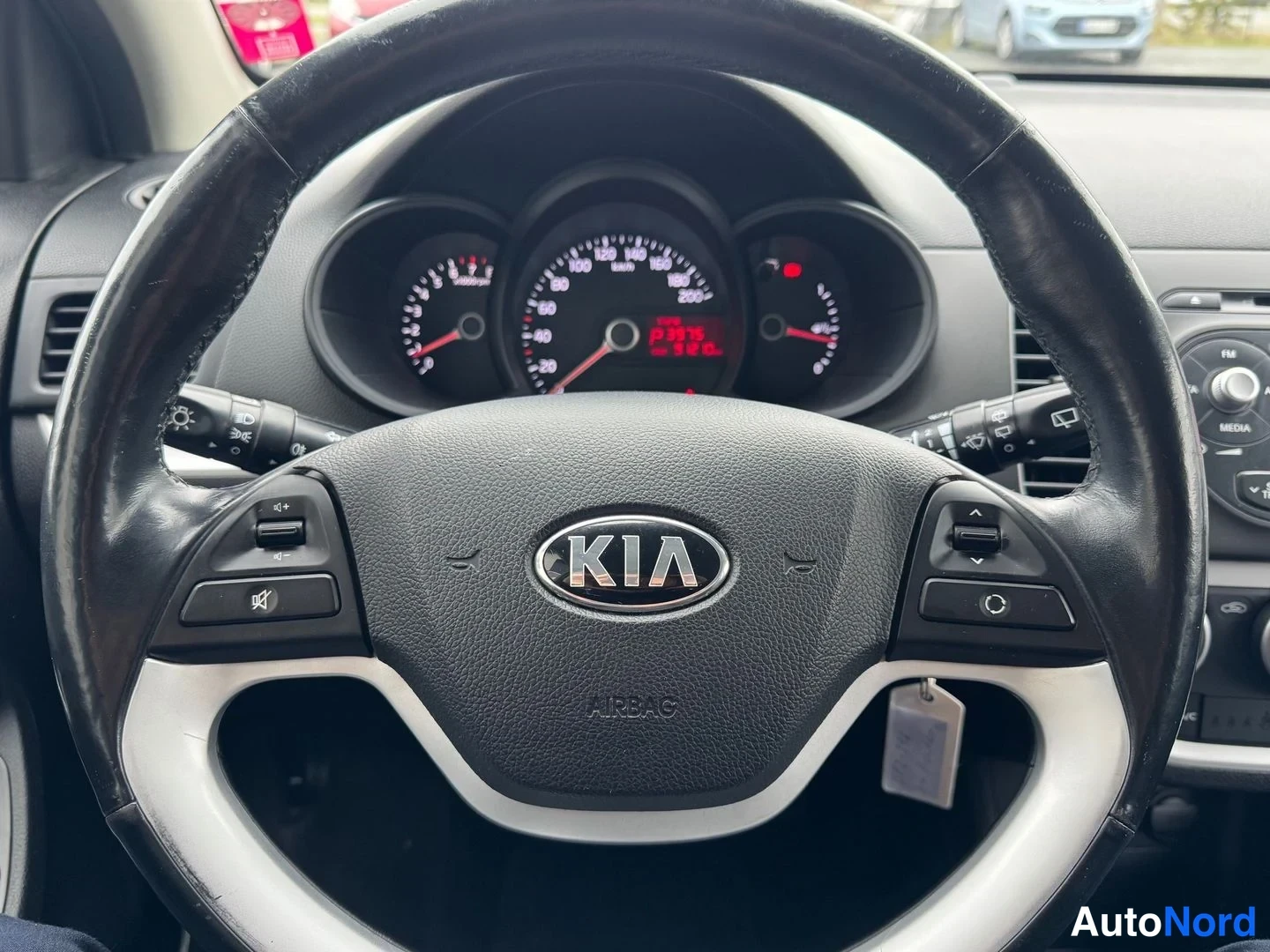 Harmaa Kia Picanto 2013, ohjaamo, kuva 6