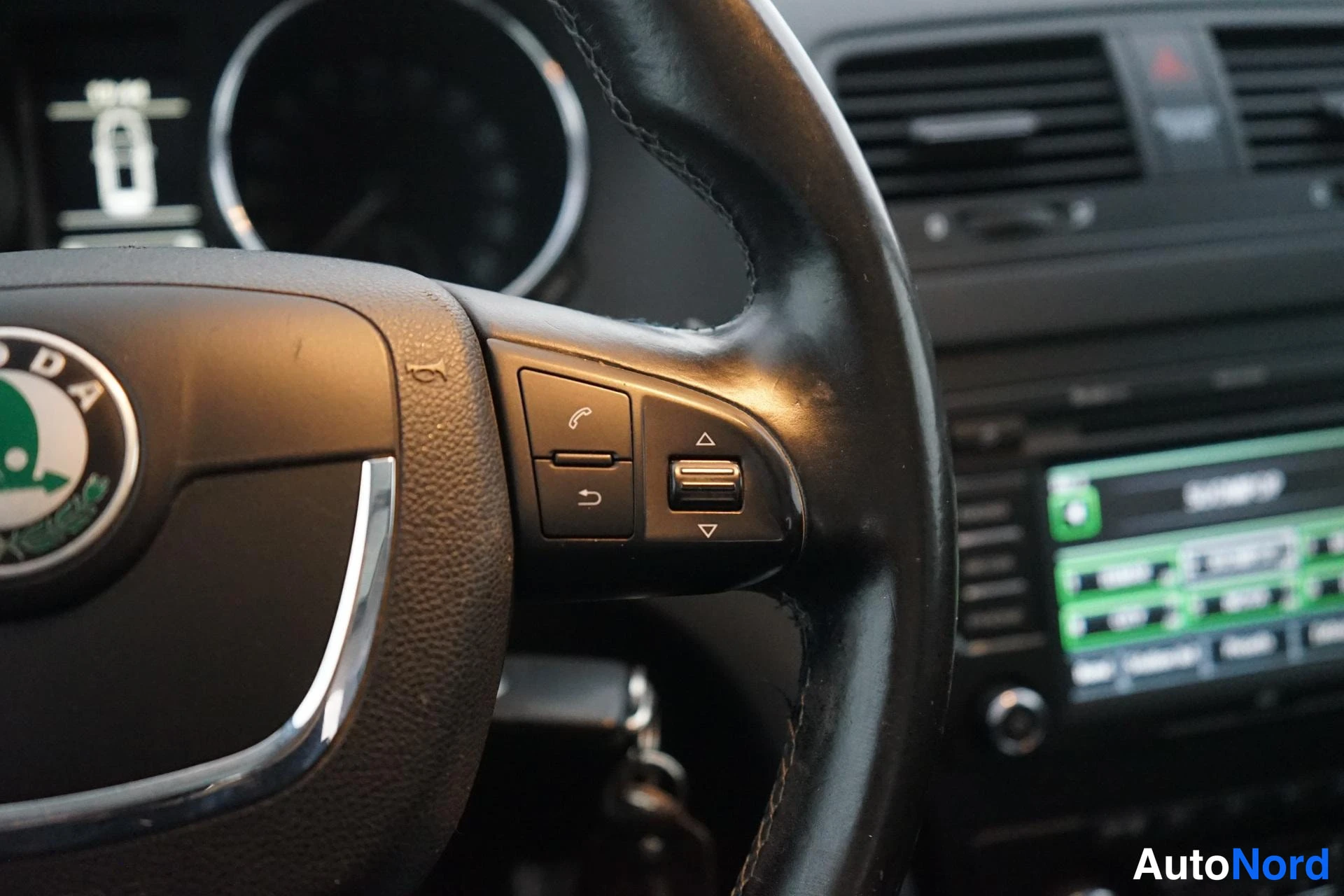 Valkoinen Skoda Yeti 2010, yksityiskohta, kuva 15