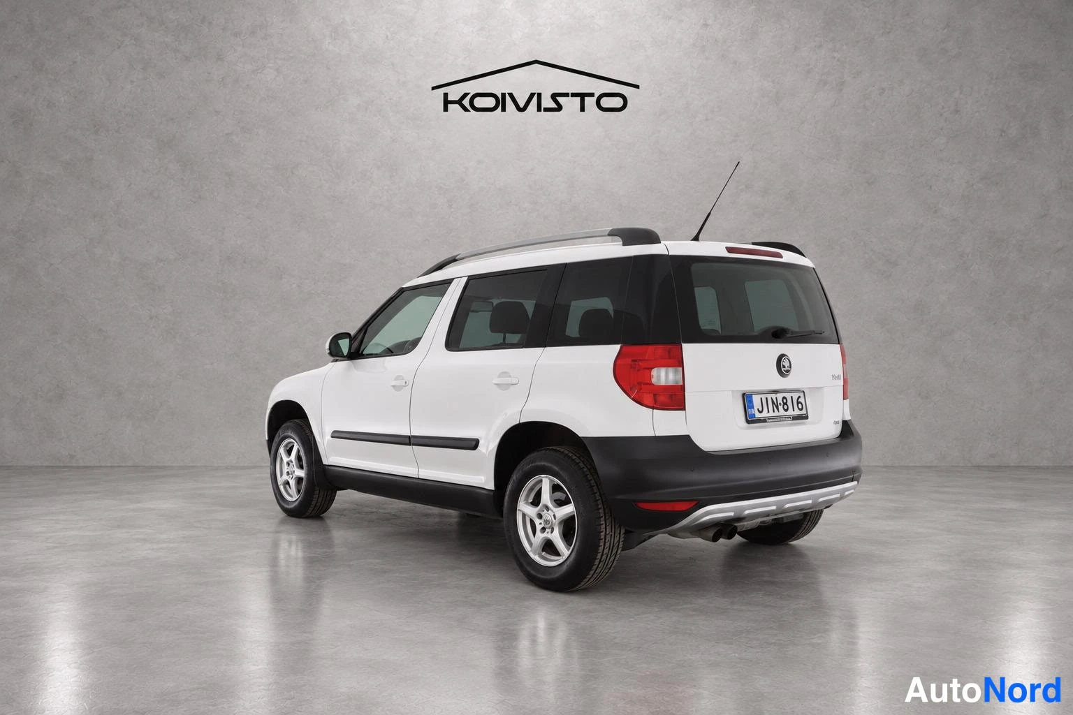 Valkoinen Skoda Yeti 2010, takaviisto, kuva 5