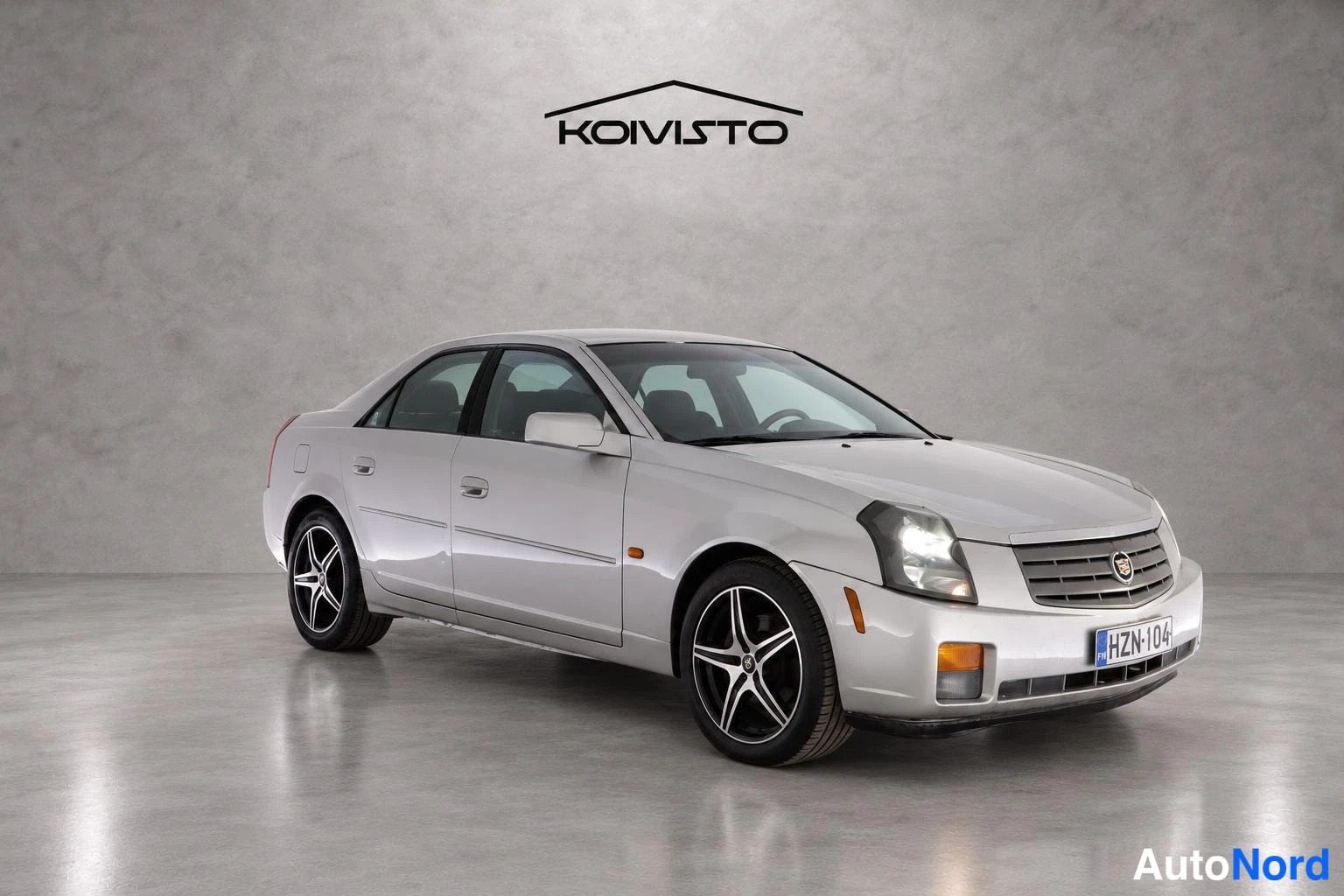 Hopea Cadillac CTS 2003, etuviisto, keula oikealle, kuva 2