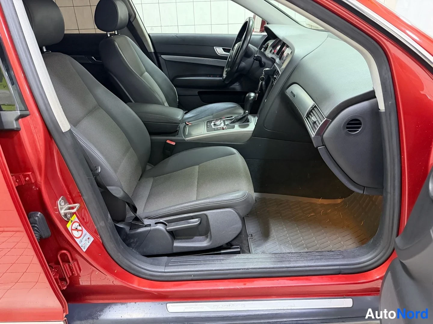 Red Audi A6 allroad quattro 2008, front seats, photo 16