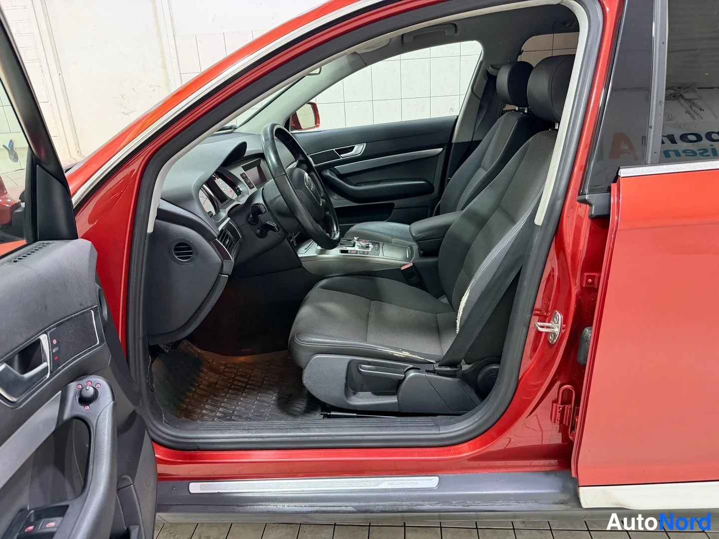 Red Audi A6 allroad quattro 2008, cockpit, photo 14